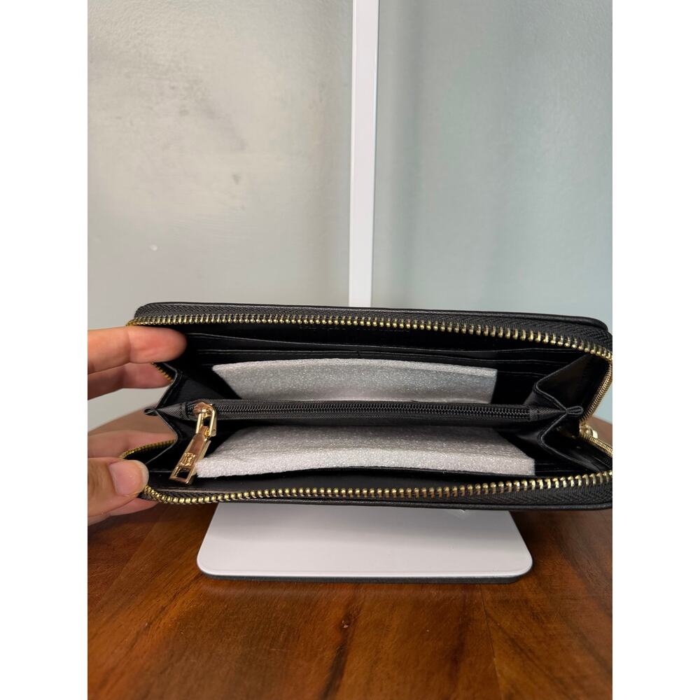 NWT Badgley Mischka Studded Zip Around Wallet Black Gold MSRP $59 - Picture 3 of 6